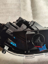 Laden Sie das Bild in den Galerie-Viewer, Frontscheinwerfer Ford Fiesta I N1BB13101 LED Links Scheinwerfer Headlight SCH9122728660nr