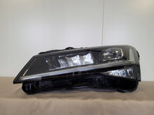 Laden Sie das Bild in den Galerie-Viewer, Frontscheinwerfer Skoda Superb III 3V1941015E Links Scheinwerfer Headlight SCH8776414150nt