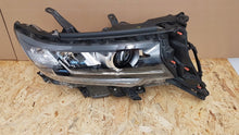 Laden Sie das Bild in den Galerie-Viewer, Frontscheinwerfer Toyota Land Cruiser Full LED Rechts Scheinwerfer Headlight SCH9739230621iw