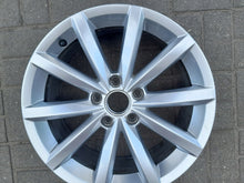 Load image into Gallery viewer, 1x Alufelge 17 Zoll 7.0&quot; 5x112 43ET 5N0601025AN Vw Rim Wheel