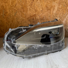 Laden Sie das Bild in den Galerie-Viewer, Frontscheinwerfer Toyota Yaris Cross Full LED Ein Satz Scheinwerfer Headlight SCH1236725391ja