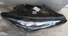 Laden Sie das Bild in den Galerie-Viewer, Frontscheinwerfer Mercedes-Benz W247 A2479062003 LED Rechts Headlight SCH8406958693at
