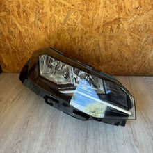 Laden Sie das Bild in den Galerie-Viewer, Frontscheinwerfer VW Polo 2G1941006 Rechts Scheinwerfer Headlight