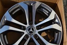 Laden Sie das Bild in den Galerie-Viewer, 1x Alufelge 17 Zoll 7.5&quot; 5x112 36ET A2534010600 Mercedes-Benz Glc Rim Wheel