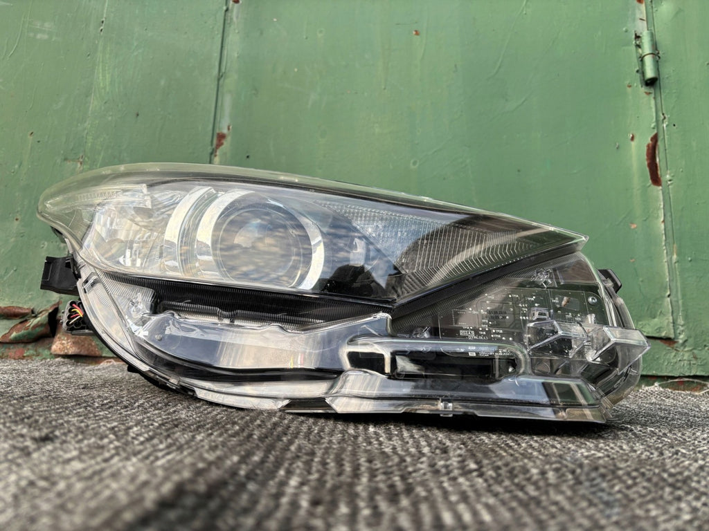 Frontscheinwerfer Toyota Auris 90070909 8111002K30 Rechts Scheinwerfer Headlight SCH3015425764zi