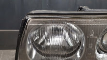 Laden Sie das Bild in den Galerie-Viewer, Frontscheinwerfer Mitsubishi Delica 100-37619 Links Scheinwerfer Headlight