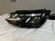 Laden Sie das Bild in den Galerie-Viewer, Frontscheinwerfer VW Transporter 7T1941035AE Links Scheinwerfer Headlight