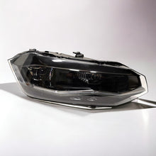 Laden Sie das Bild in den Galerie-Viewer, Frontscheinwerfer VW Polo 2G1941774 LED Rechts Scheinwerfer Headlight