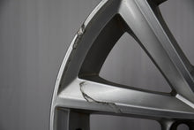 Laden Sie das Bild in den Galerie-Viewer, 1x Alufelge 16 Zoll 6.5&quot; 5x114.3 41ET Glanz Silber 403002460R Renault Megane 1