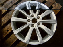Load image into Gallery viewer, 1x Alufelge 17 Zoll 6.5" 5x112 41ET Glanz Silber 8T0601025B VW Passat Golf FEL7605060128hx