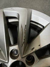 Laden Sie das Bild in den Galerie-Viewer, 1x Alufelge 17 Zoll 6.5&quot; 5x100 40ET 657601025 Skoda Scala Rim Wheel
