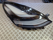 Laden Sie das Bild in den Galerie-Viewer, Frontscheinwerfer Tesla Model 3 1110796-00-D Ein Stück (Rechts oder Links)