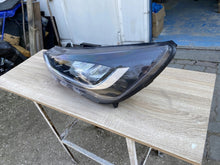 Laden Sie das Bild in den Galerie-Viewer, Frontscheinwerfer Ford Focus NX7B13E015CF LED Links Scheinwerfer Headlight SCH2144170230id