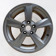 Laden Sie das Bild in den Galerie-Viewer, 1x Alufelge 17 Zoll 7.0&quot; 5x112 45ET Glanz Silber 81A601025B Audi Q2 Rim Wheel