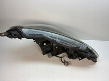 Laden Sie das Bild in den Galerie-Viewer, Frontscheinwerfer Toyota Yaris Links Scheinwerfer Headlight SCH7350801281rf