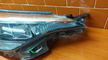Laden Sie das Bild in den Galerie-Viewer, Frontscheinwerfer Toyota Chr C-Hr 81110-F4180 LED Rechts Scheinwerfer Headlight SCH7455006912cr