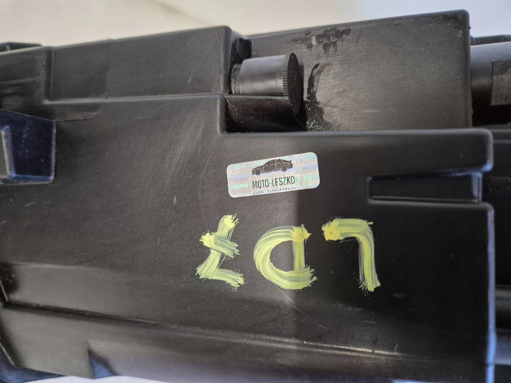 Frontscheinwerfer VW Caddy 2K8941005 Ein Stück (Rechts oder Links) Headlight SCH6047076643rr