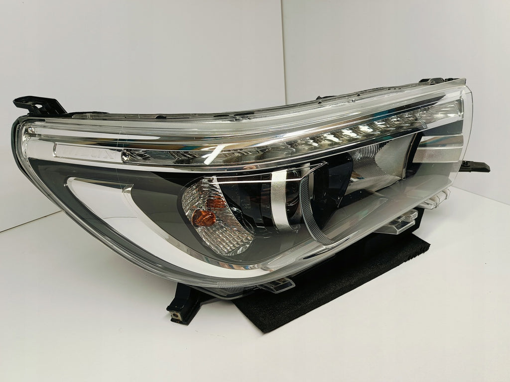 Frontscheinwerfer Toyota Hilux VIII 0K-56 2015-N1 LED Rechts Headlight SCH2909030286ns