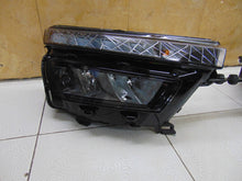 Laden Sie das Bild in den Galerie-Viewer, Frontscheinwerfer Skoda Kamiq 11282685631 Ein Satz Scheinwerfer Headlight SCH4270412251jw