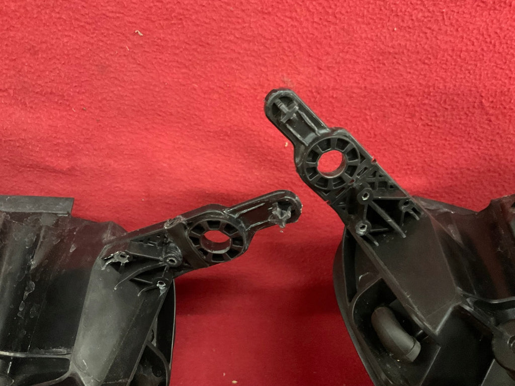 Frontscheinwerfer Opel Zafira Vivaro 9832836480 9832837680 Xenon Ein Satz