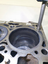 Laden Sie das Bild in den Galerie-Viewer, Motorblock Audi Skoda VW 2.0TDI DFS 04L023C 2.0 TDI Diesel Unkomplett