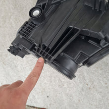 Laden Sie das Bild in den Galerie-Viewer, Frontscheinwerfer Audi A1 82A941004 Rechts Scheinwerfer Headlight SCH8915574401sr