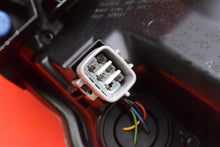Laden Sie das Bild in den Galerie-Viewer, Frontscheinwerfer Toyota Corolla 81110-02T31-00 Rechts Scheinwerfer Headlight SCH2407144018kh