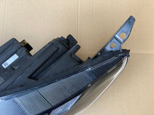 Laden Sie das Bild in den Galerie-Viewer, Frontscheinwerfer Ford Transit Custom PZ3113E015CB Full LED Rechts oder Links