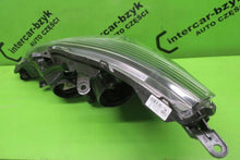 Load image into Gallery viewer, Frontscheinwerfer Toyota Verso 811100F16100 Rechts Scheinwerfer Headlight SCH6441312497bw