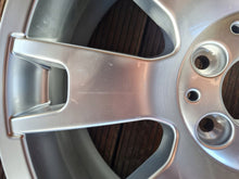 Load image into Gallery viewer, 1x Alufelge 19 Zoll 7.5" 5x112 47ET Glanz Silber A2044015202 Mercedes-Benz FEL3835465962yk