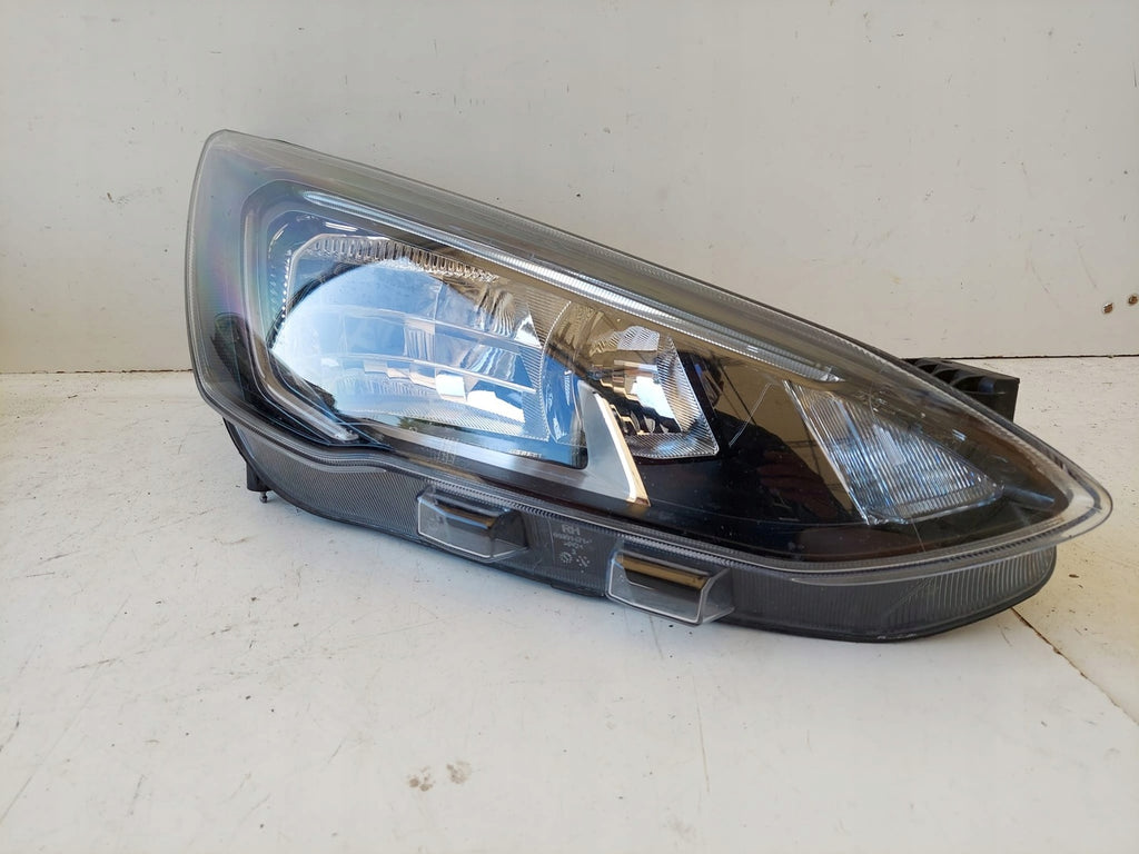 Frontscheinwerfer Ford Focus MX7B-13E014-CC Rechts Scheinwerfer Headlight