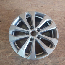 Load image into Gallery viewer, 1x Alufelge 16 Zoll 6.5&quot; 5x114.3 44ET Glanz Silber 403004651R Renault Megane Iv