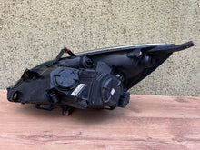 Laden Sie das Bild in den Galerie-Viewer, Frontscheinwerfer Opel Meriva B 13372320 Rechts Scheinwerfer Headlight