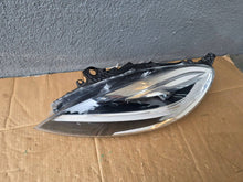 Laden Sie das Bild in den Galerie-Viewer, Frontscheinwerfer Volvo V40 31677022 LED Links Scheinwerfer Headlight SCH6750906970mz