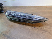 Laden Sie das Bild in den Galerie-Viewer, Frontscheinwerfer Hyundai Kona 92208 J9000 LED Rechts Scheinwerfer Headlight