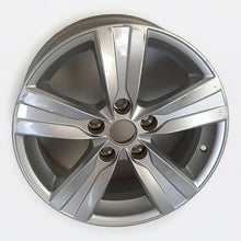 Laden Sie das Bild in den Galerie-Viewer, 1x Alufelge 16 Zoll 6.5&quot; 5x114.3 41ET Glanz Silber 403001119 Renault Rim Wheel