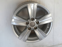 Laden Sie das Bild in den Galerie-Viewer, 1x Alufelge 16 Zoll 6.5&quot; 5x114.3 41ET Glanz Silber 403001119 Renault Rim Wheel