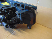 Laden Sie das Bild in den Galerie-Viewer, Frontscheinwerfer BMW 3 E46 Compact 0301187271 Xenon Links Headlight SCH8268308898tv