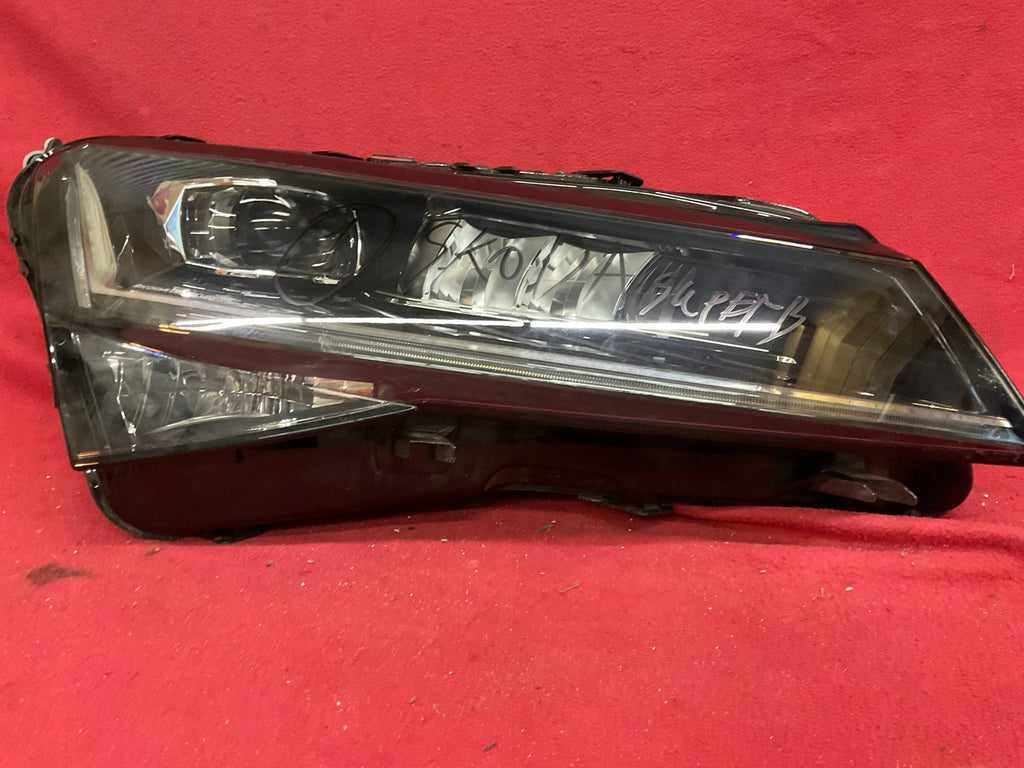 Frontscheinwerfer Skoda Superb III 3V1941016D Full LED Rechts Headlight SCH4571612706jg