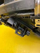 Laden Sie das Bild in den Galerie-Viewer, Frontscheinwerfer Mercedes-Benz W246 A2469066901 LED Links Headlight SCH1436951228bw
