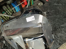 Laden Sie das Bild in den Galerie-Viewer, Frontscheinwerfer Hyundai Tucson 92102N7000 LED Rechts Scheinwerfer Headlight SCH2713957489gy