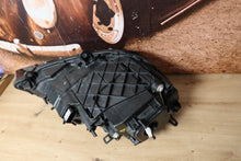 Laden Sie das Bild in den Galerie-Viewer, Frontscheinwerfer VW Touareg 7P1941031 Xenon Links Scheinwerfer Headlight SCH5863111967ks