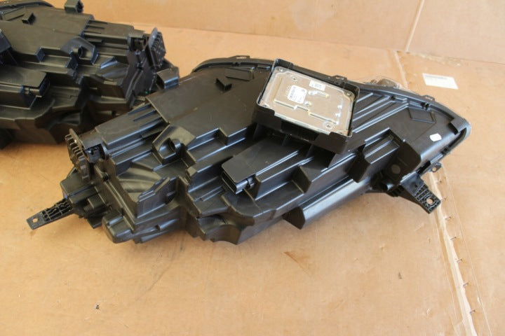 Frontscheinwerfer Ford Kuga LV4B-13E016-AH LV4B-13E017-AH LED Ein Satz Headlight SCH3321208740nf