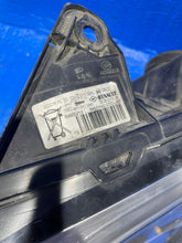 Load image into Gallery viewer, Frontscheinwerfer Renault Laguna III 260601102R LED Links Scheinwerfer Headlight