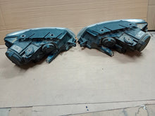 Laden Sie das Bild in den Galerie-Viewer, Frontscheinwerfer VW Passat B7 3C0941006AB Ein Stück (Rechts oder Links) SCH1991529482sq