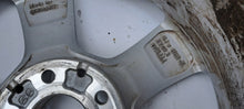 Laden Sie das Bild in den Galerie-Viewer, 1x Alufelge 17 Zoll 8.0" 5x112 49 5ET Glanz Silber A2064014600 Mercedes-Benz FEL5319934931vu