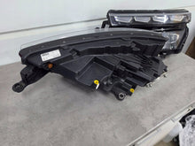 Laden Sie das Bild in den Galerie-Viewer, Frontscheinwerfer Skoda Kamiq 0021377709 658941015B Ein Satz Headlight SCH2896311425ne