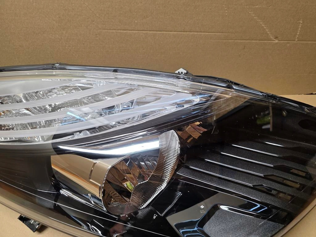 Frontscheinwerfer Renault Scenic 260108250R Rechts Scheinwerfer Headlight SCH8749436098su