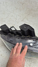 Laden Sie das Bild in den Galerie-Viewer, Frontscheinwerfer Hyundai Kona 92102J9500 Rechts Scheinwerfer Headlight SCH6279232018jj