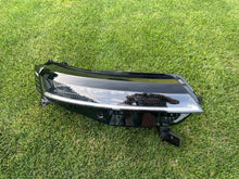 Load image into Gallery viewer, Frontscheinwerfer Renault Megane E-Tech 260102443R LED Rechts Headlight